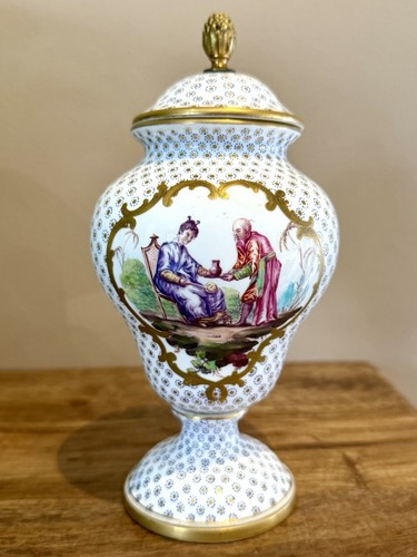 Vase couvert sur piédouche - vase,